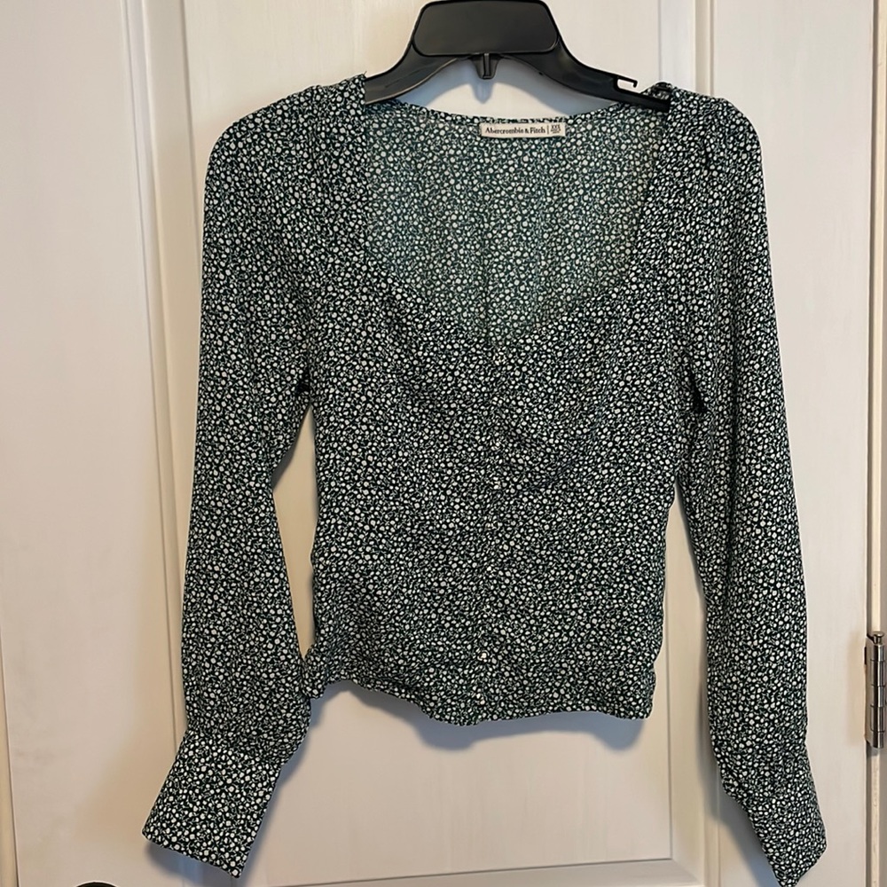 Ambercrombie & fitch Xxs crop button down blouse